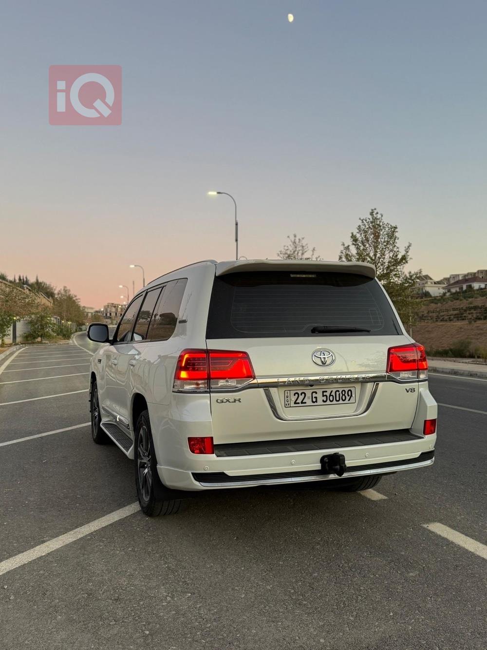 تۆیۆتا لاند کروزەر